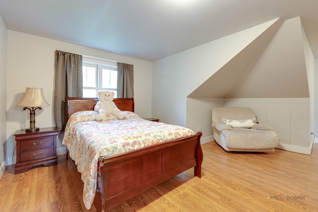 20760 N Florence Ave, Lincolnshire, IL 60069 - bedroom featuring wood finished floors and baseboards