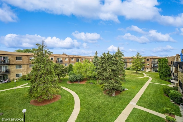 9423 Bay Colony Dr Unit 3N, Des Plaines, IL 60016 - view of community featuring a yard