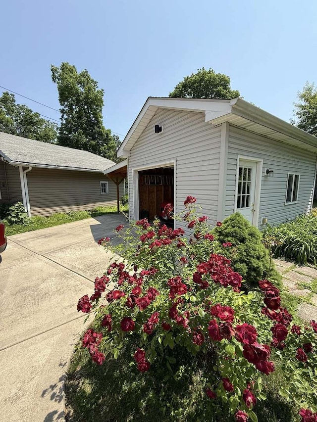 view of detached garage