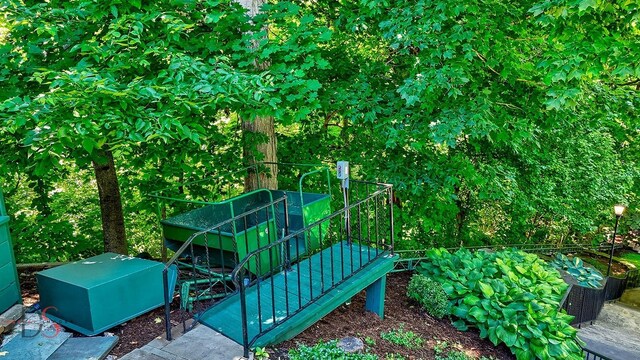 524 E Van Buren St, Ottawa, IL 61350 - view of wooden terrace