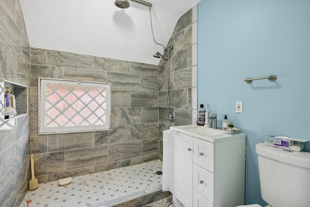 16 N Gifford St, Elgin, IL 60120 - bathroom featuring a tile shower and vanity