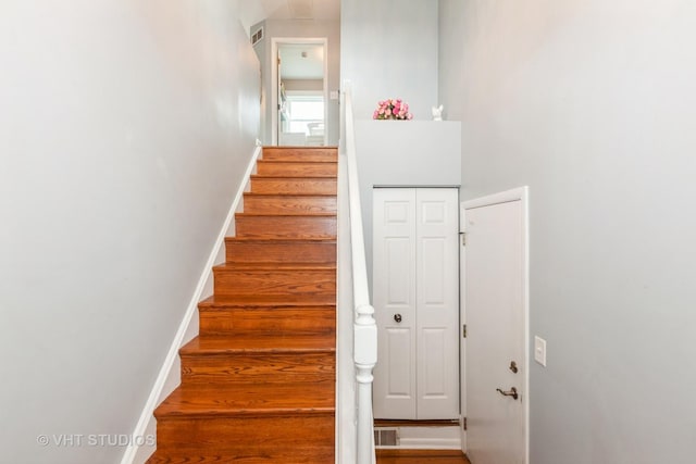 1190 Harbor Ct Unit 1190, Glendale Heights, IL 60139 - view of stairway