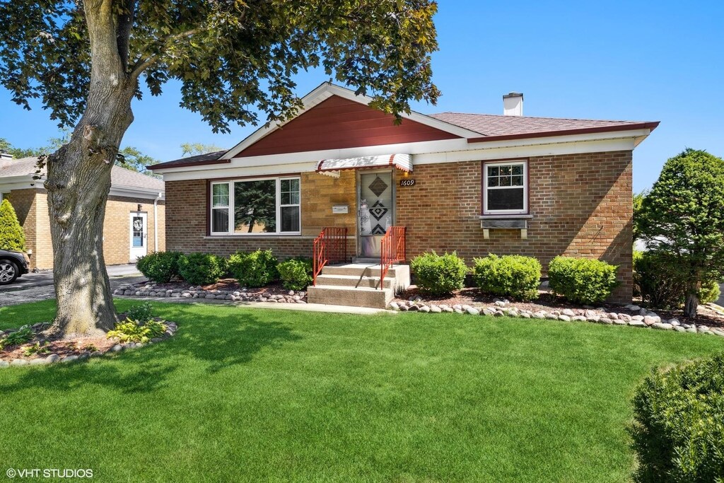1609 Boeger Ave, Westchester, IL 60154 - photo 1