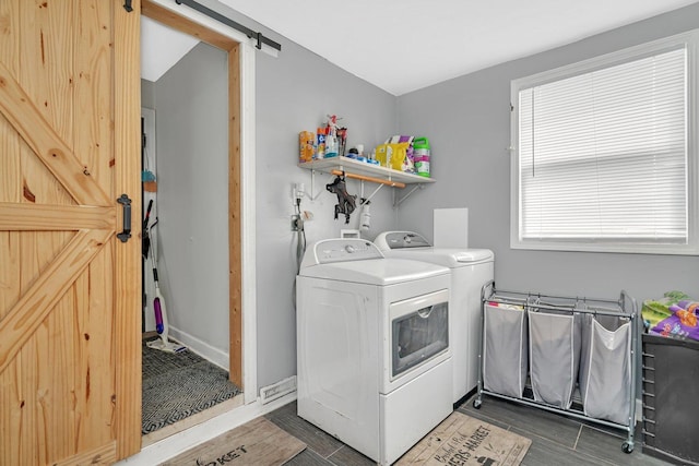 31330 S Seltzer Rd, Wilmington, IL 60481 - washroom with washing machine and clothes dryer and a barn door