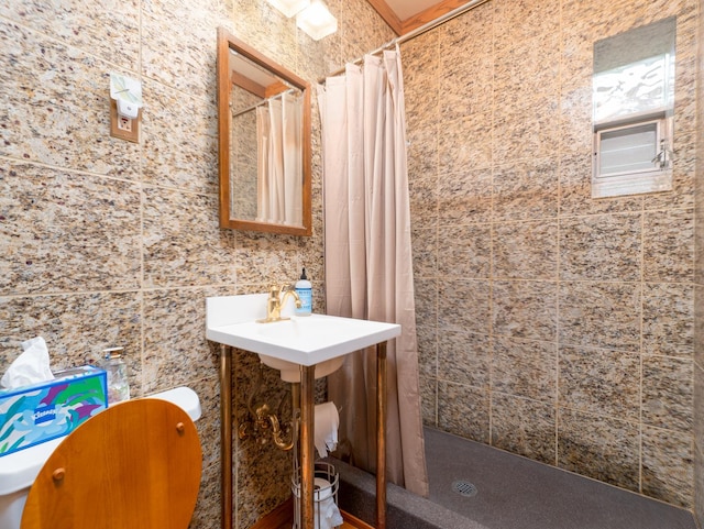 2435 Davisson St, River Grove, IL 60171 - bathroom featuring tiled shower and toilet