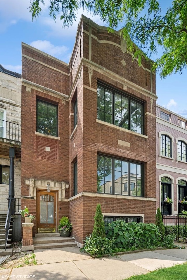 3834 N Lakewood Ave, Chicago, IL 60613 - photo 1