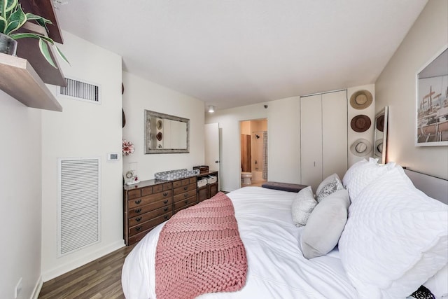400 N La Salle Dr Unit 1607, Chicago, IL 60654 - bedroom with wood finished floors, ensuite bath, and a closet