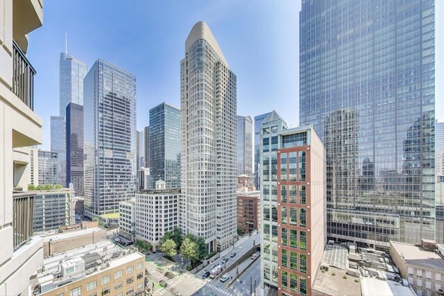 400 N La Salle Dr Unit 1607, Chicago, IL 60654 - skyline view