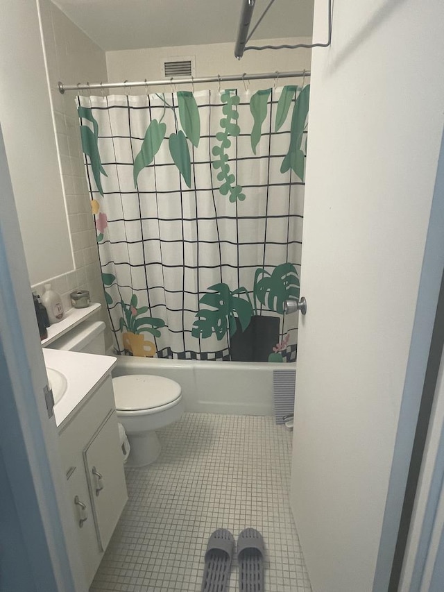 6171 N Sheridan Rd Unit 1910, Chicago, IL 60660 - full bathroom with vanity, shower / tub combo with curtain, and tile patterned flooring