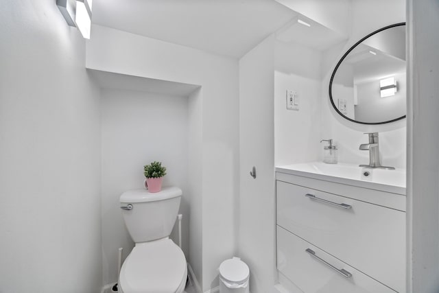 2012 W Charleston St, Chicago, IL 60647 - bathroom with toilet and vanity