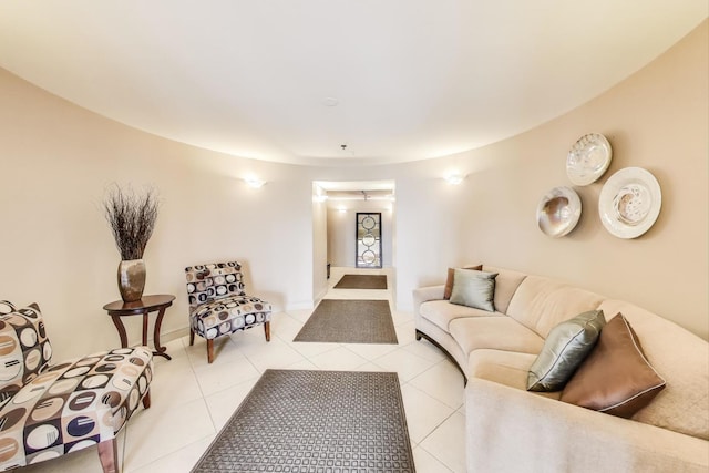 110 S Evergreen Ave Unit 4Cs, Arlington Heights, IL 60005 - living room featuring light tile patterned flooring and baseboards