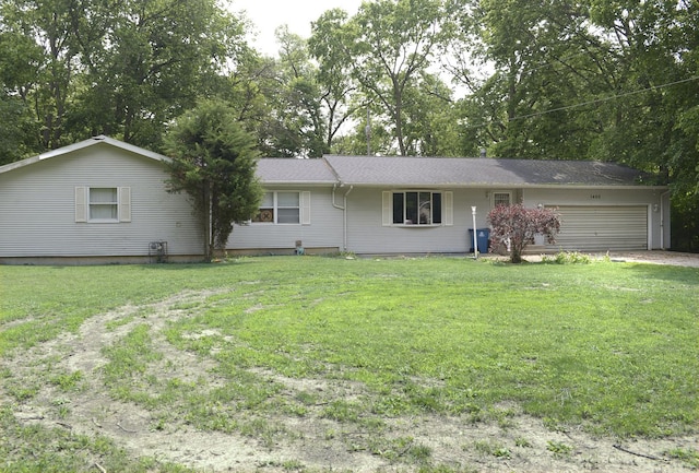 1400 Maple Ln, Marseilles, IL 61341 - ranch-style house featuring a garage, a front lawn, and driveway