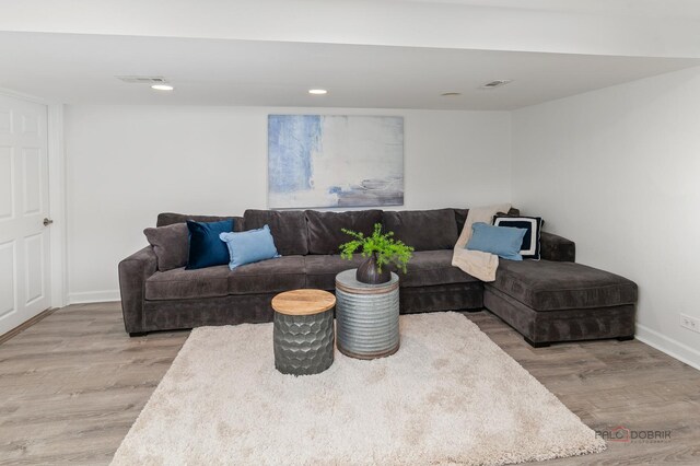 1819 Farm Rd, Lake Forest, IL 60045 - living room featuring light wood finished floors and recessed lighting