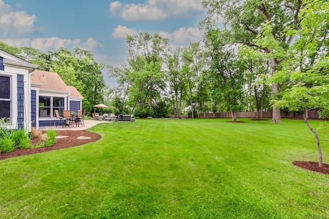 1819 Farm Rd, Lake Forest, IL 60045 - view of yard with a patio