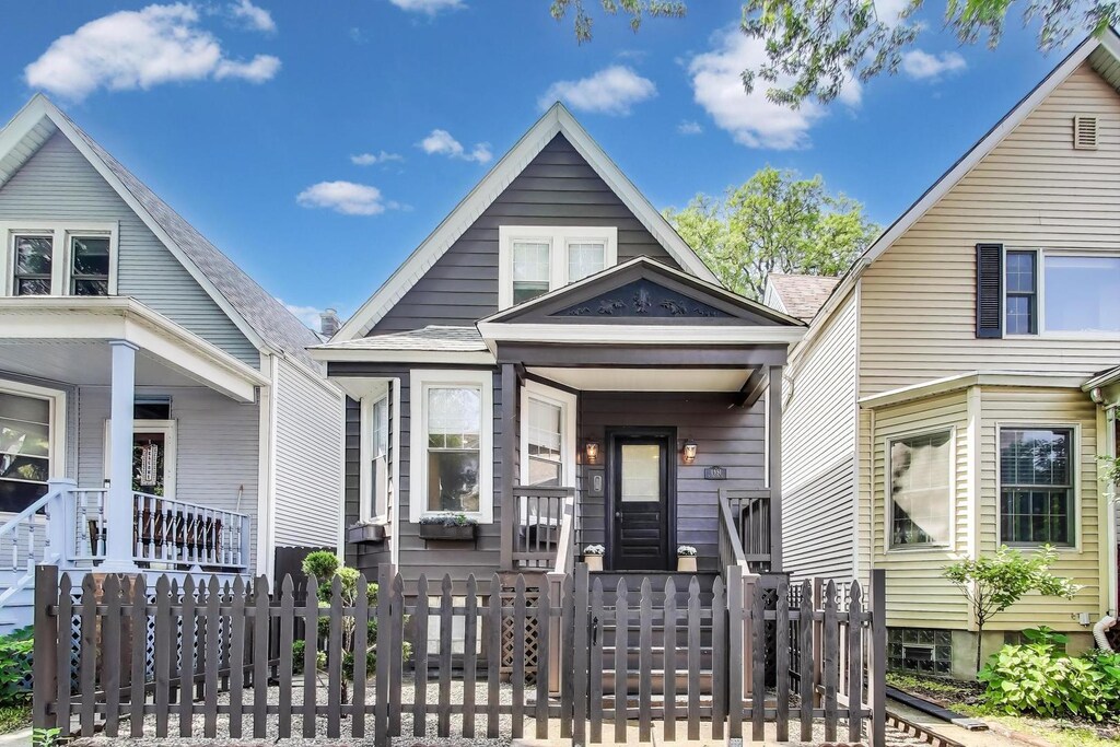 1951 W Addison St, Chicago, IL 60613 - photo 1