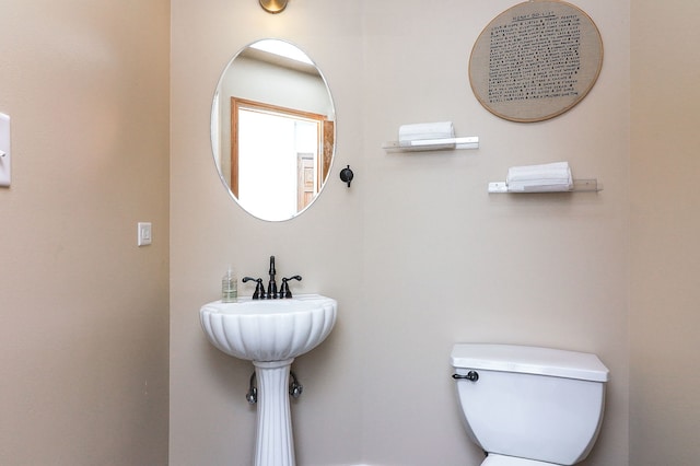 5135 W 113th Pl, Alsip, IL 60803 - bathroom featuring toilet and a sink