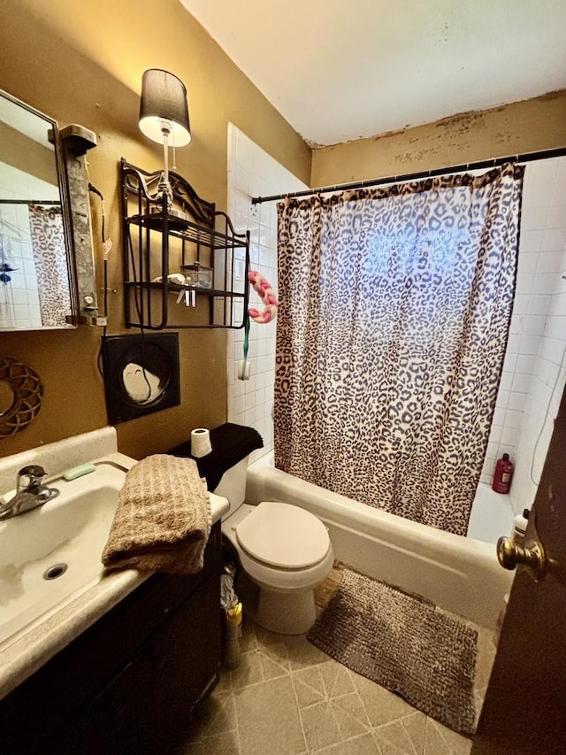 1027 Strawberry Ln, Belvidere, IL 61008 - full bathroom with vanity and shower / bath combo