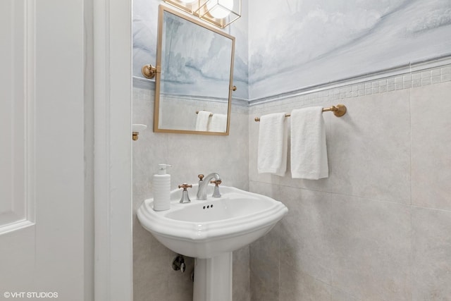 2236 Birchwood Ave, Wilmette, IL 60091 - bathroom with a sink