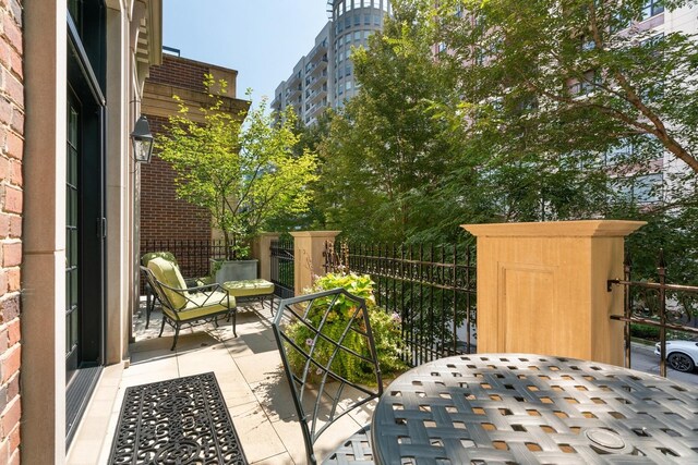 446 W Huron St, Chicago, IL 60654 - photo 16