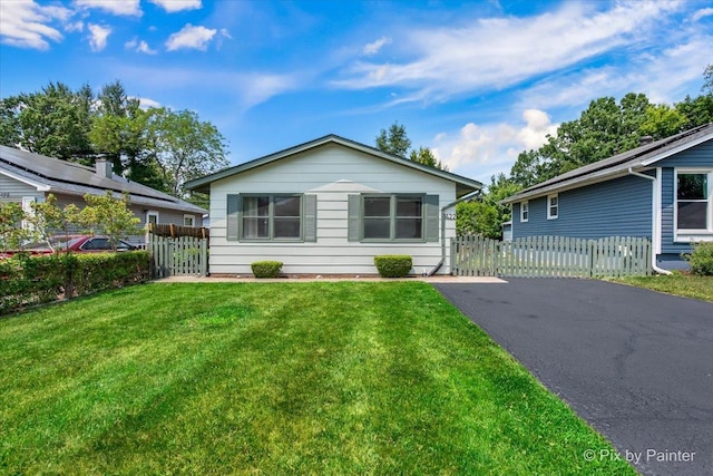 1422 Ridgeway St, Round Lake Beach, IL 60073 - ranch-style home with driveway