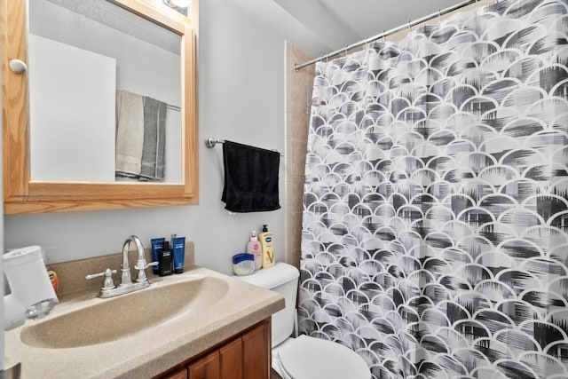 4343 N Clarendon Ave Unit 2309, Chicago, IL 60613 - bathroom featuring vanity and a shower with curtain