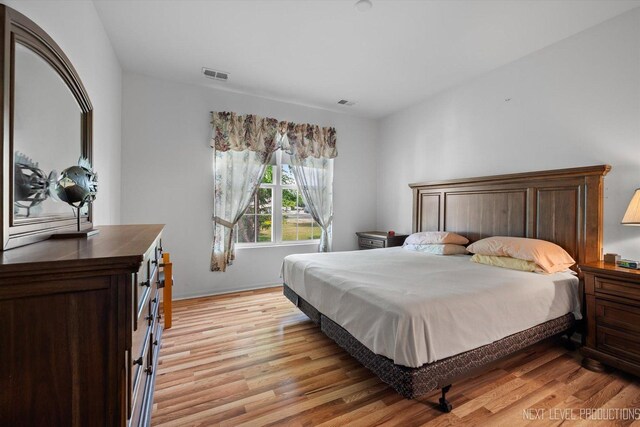 11298 Maplewood Ave, Huntley, IL 60142 - bedroom featuring light wood-style floors and baseboards