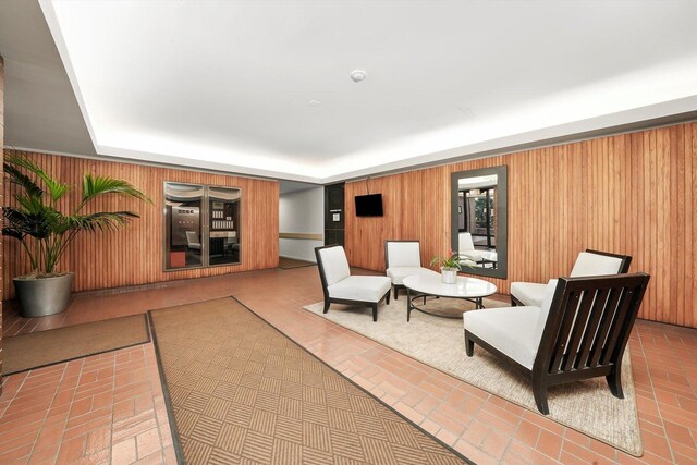 801 S Plymouth Ct Unit 602, Chicago, IL 60605 - community lobby with wood walls