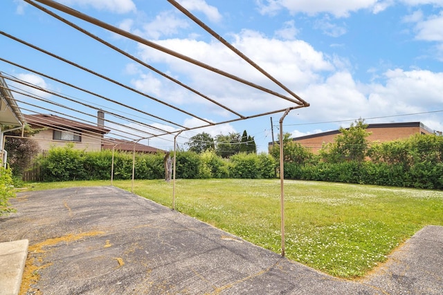 2727 Pauline Ave, Glenview, IL 60025 - view of green lawn