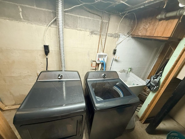 405 N Division Ave, Polo, IL 61064 - laundry room with washer and clothes dryer
