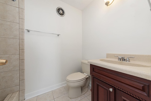 940 W Glenlake Ave Unit 24C, Chicago, IL 60660 - full bath with vanity, tile patterned flooring, and tiled shower