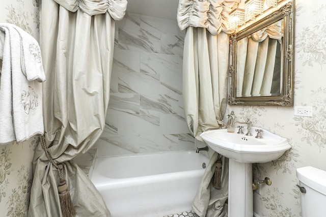 4907 Northcott Ave, Downers Grove, IL 60515 - bathroom featuring wallpapered walls and  shower combination