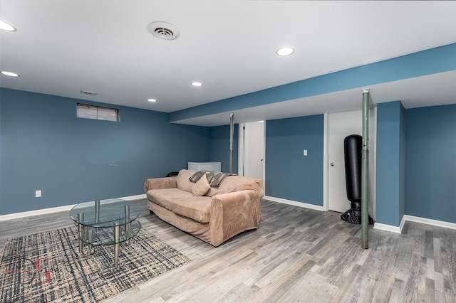 1410 James Ct, Ottawa, IL 61350 - living area with wood finished floors and recessed lighting