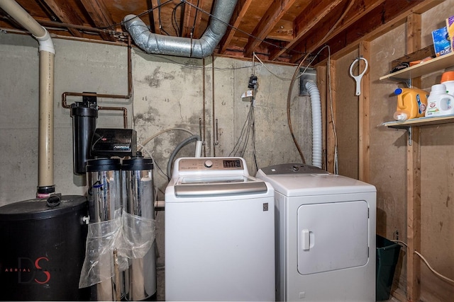 1410 James Ct, Ottawa, IL 61350 - laundry area with washing machine and dryer