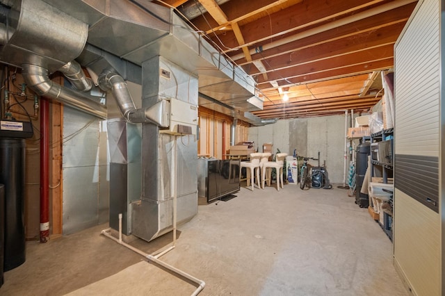 814 Croatian Ct, Sycamore, IL 60178 - unfinished below grade area featuring heating unit