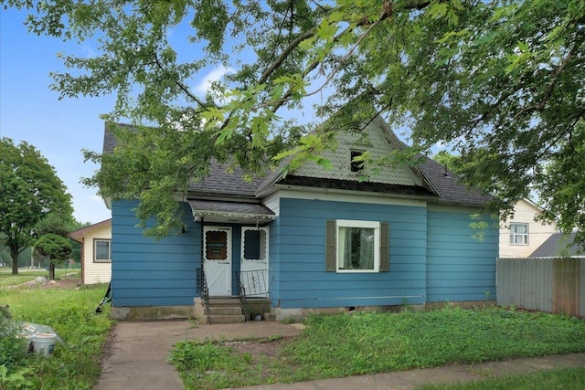 302 S Leney St, Ogden, IL 61859 - view of front of house with a shingled roof