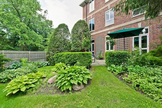 531 N Mayflower Rd Unit 531, Lake Forest, IL 60045 - view of yard