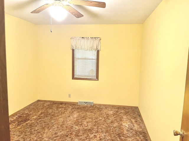 1660 Laharpe St, Lasalle, IL 61301 - carpeted empty room with ceiling fan
