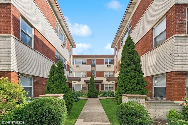 2652 W Rascher Ave Unit 304, Chicago, IL 60625 - view of building exterior