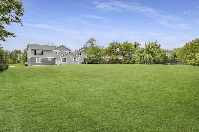 8081 Tennessee Ave, Willowbrook, IL 60527 - view of grassy yard