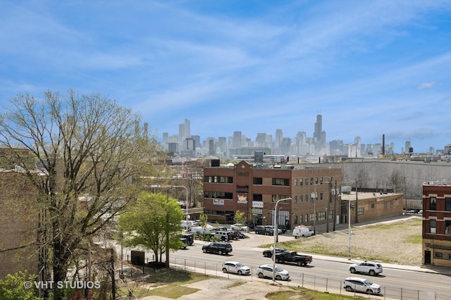 2442 N Clybourn Ave Unit 5S, Chicago, IL 60614 - view of property featuring a view of skyline