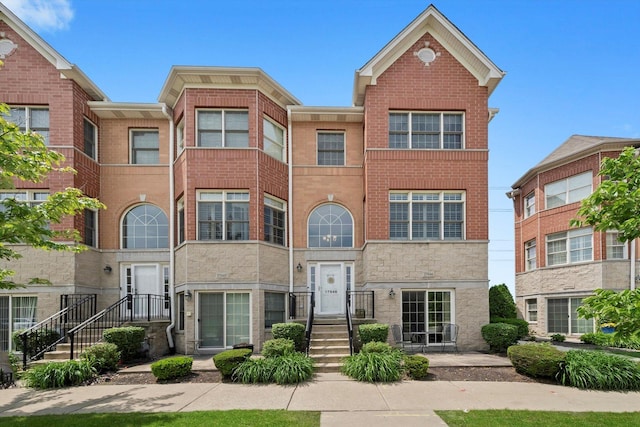 17946 Fountain Cir, Orland Park, IL 60467 - view of front facade with stone siding and brick siding