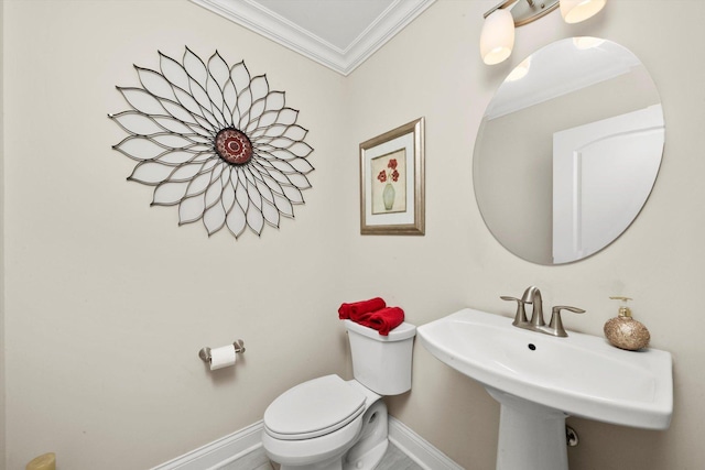 17946 Fountain Cir, Orland Park, IL 60467 - half bath featuring ornamental molding and baseboards