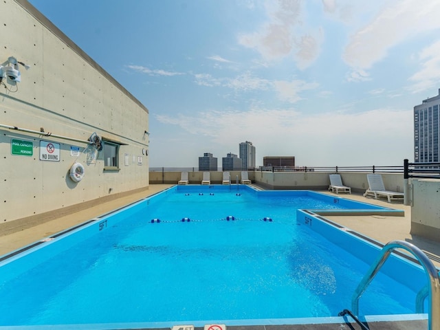 2754 N Hampden Ct Unit 1003, Chicago, IL 60614 - community pool featuring a view of city