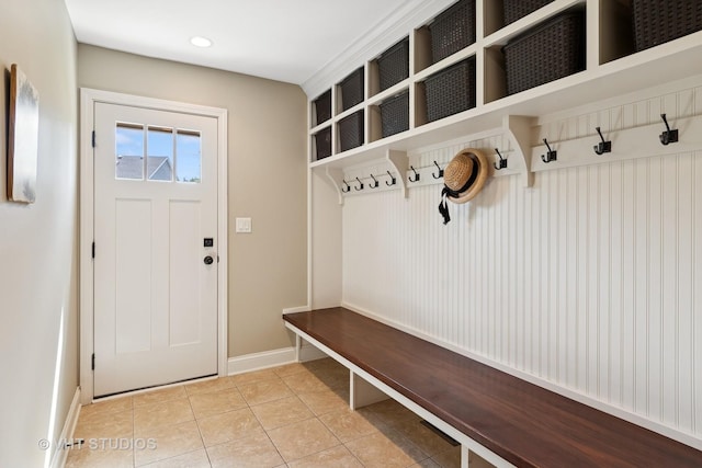 33 Citation Cir, Wheaton, IL 60189 - mudroom with light tile patterned flooring and baseboards