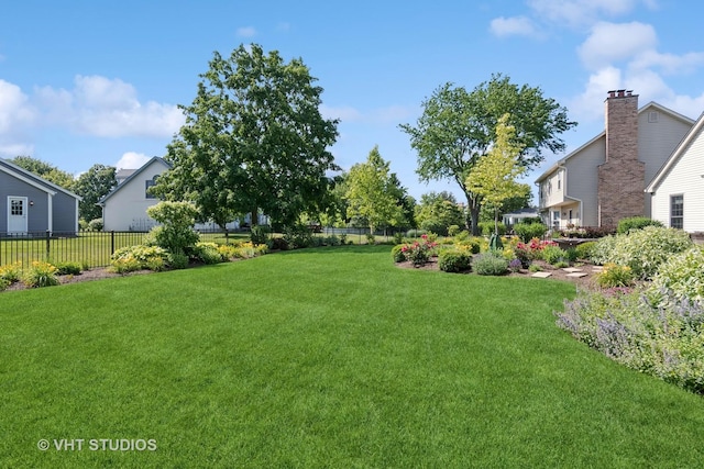 33 Citation Cir, Wheaton, IL 60189 - view of yard