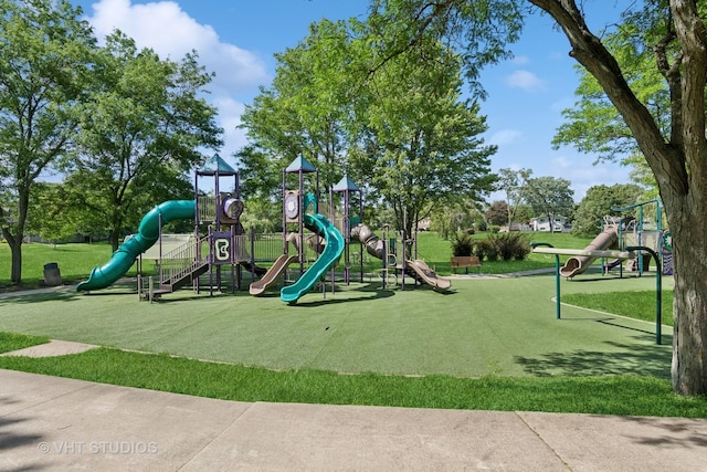 33 Citation Cir, Wheaton, IL 60189 - communal playground with a yard