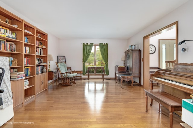 420 Fairway View Dr, Algonquin, IL 60102 - sitting room featuring light wood-style floors