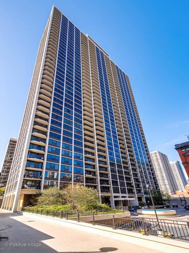 1560 N Sandburg Ter Unit 2403J, Chicago, IL 60610 - view of building exterior