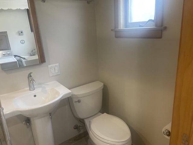 1530 S Greenwood Ave, Park Ridge, IL 60068 - bathroom with toilet and a sink