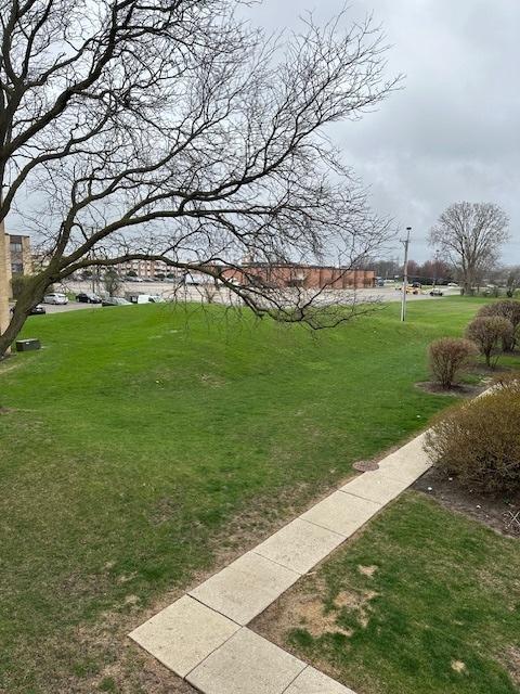 674 Pinecrest Dr Unit 203, Prospect Heights, IL 60070 - photo 2